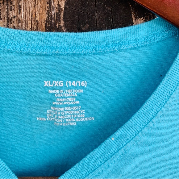 🌸 Graphic T-shirt 🌸 - Picture 2 of 4